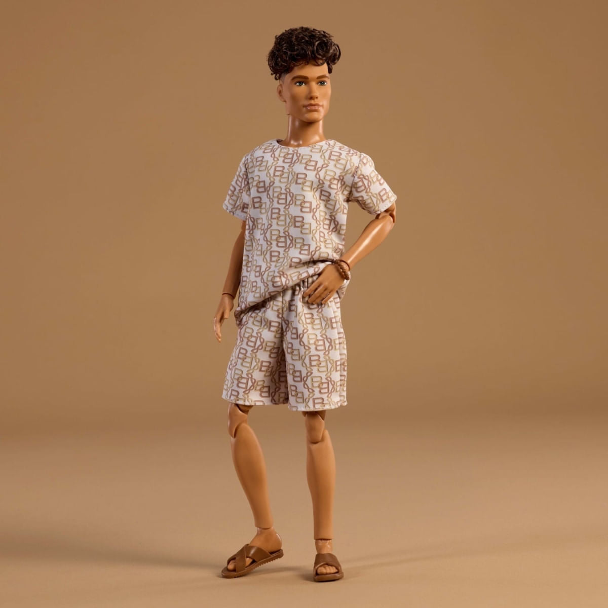 Boneco Ken Barbie Basics Model 10 - Cabelo Castanho - Barbie Signature - Mattel